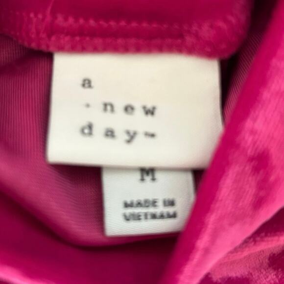 A New Day Target Women Short Sleeve Top Blouse Fairy Holiday Pink Size Medium - Picture 4 of 7